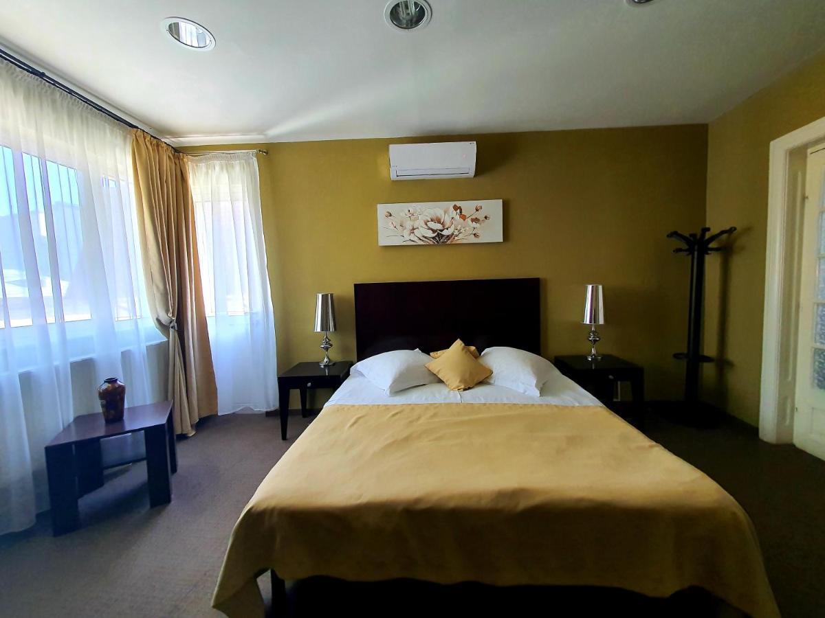 Vila Sia Bucharest Luaran gambar